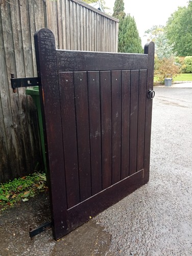 Hardwood gate pedestrian - gate,