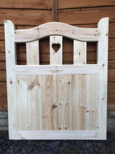 Wooden gate - ,