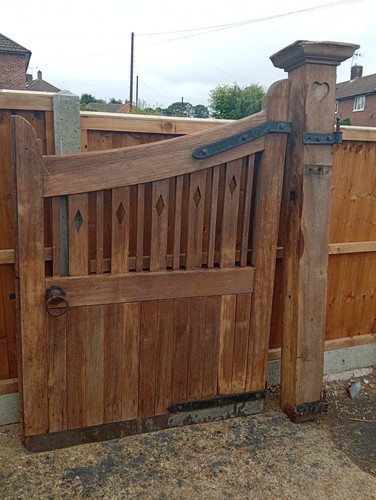 Antique side gate - side,